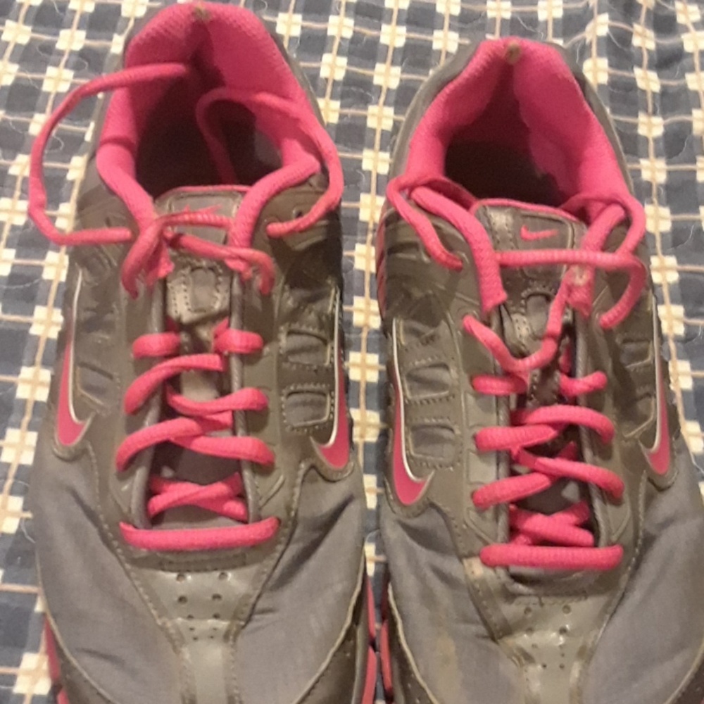 Nikes - Picture 3 of 3